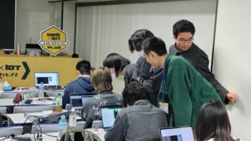 ラズベリーパイゼロを使ってハンズオン講習会が開始されました