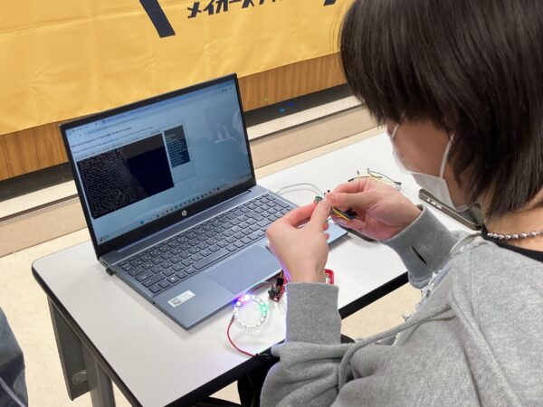 ラズベリーパイゼロを使ってハンズオン講習会が開始されました